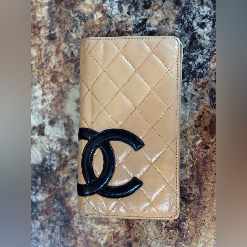 CHANEL Cambon Line Large Beige Black
Calfskin Leather wallet